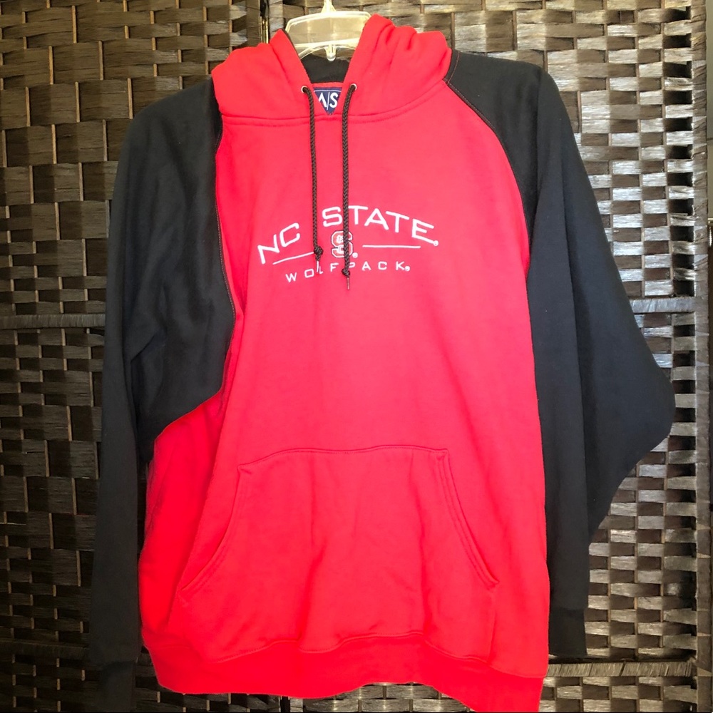 🛍 4 for $30👗 NC State Hooded Sweatshirt